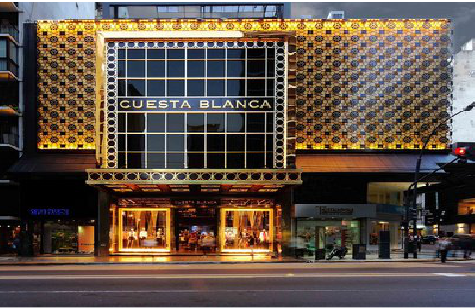 东至门头设计与商业空间的纽带。