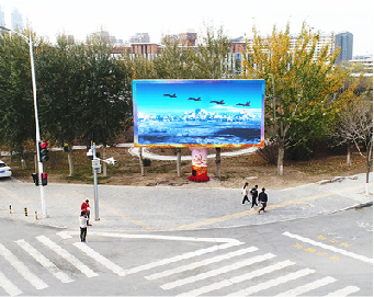 东至户外大屏广告投放要点。